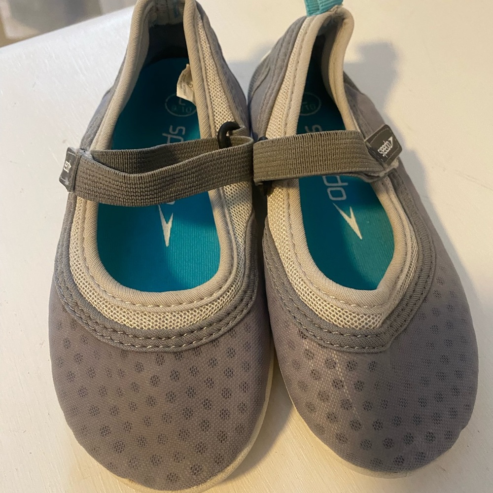 Speedo water shoes